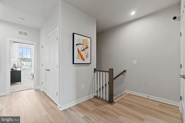 1110B DABNEY DR, Manassas Park, VA 20111