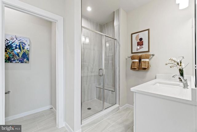 1110B DABNEY DR, Manassas Park, VA 20111