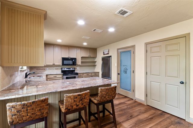 122 Lake Terrace Drive, Mabank, TX 75156