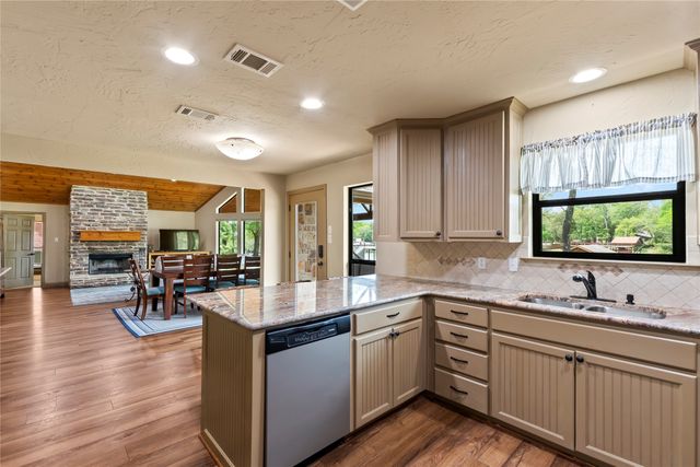 122 Lake Terrace Drive, Mabank, TX 75156