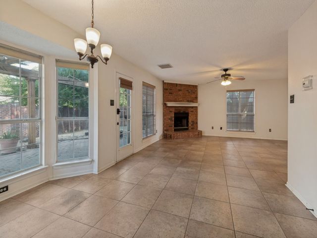606 Berkley Drive, Grapevine, TX 76051
