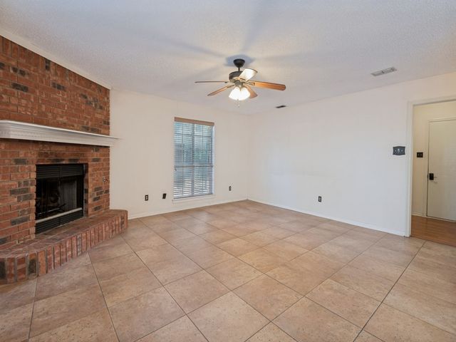 606 Berkley Drive, Grapevine, TX 76051