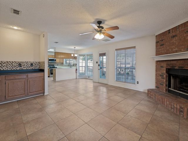 606 Berkley Drive, Grapevine, TX 76051