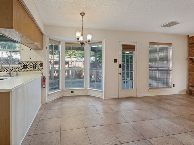606 Berkley Drive, Grapevine, TX 76051
