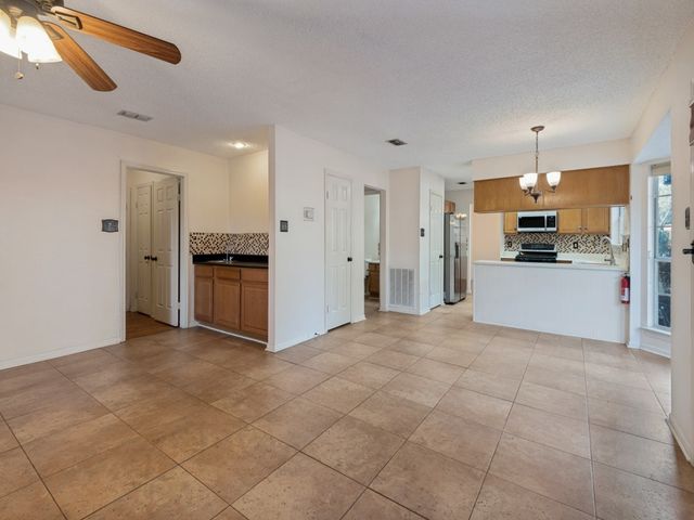 606 Berkley Drive, Grapevine, TX 76051