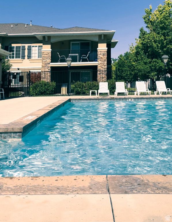 Image 18 of property listing at 208 E SPENCER PEAK WAY #E2, Draper, UT 84020