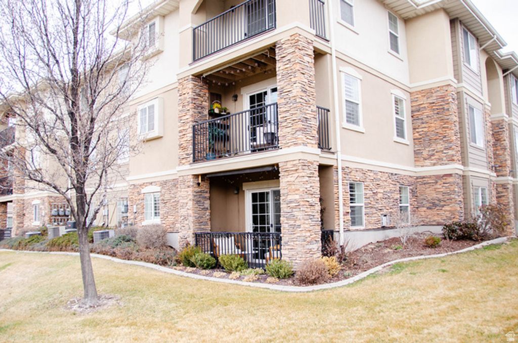 Image 20 of property listing at 208 E SPENCER PEAK WAY #E2, Draper, UT 84020