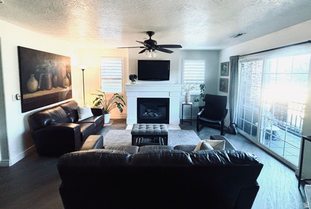 Image 5 of property listing at 208 E SPENCER PEAK WAY #E2, Draper, UT 84020