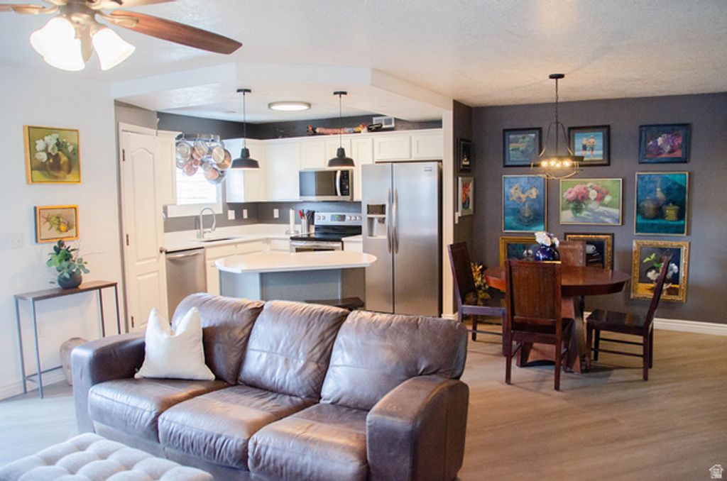 Image 6 of property listing at 208 E SPENCER PEAK WAY #E2, Draper, UT 84020