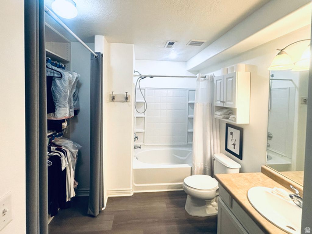 Image 9 of property listing at 208 E SPENCER PEAK WAY #E2, Draper, UT 84020