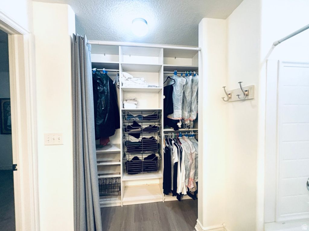 Image 10 of property listing at 208 E SPENCER PEAK WAY #E2, Draper, UT 84020