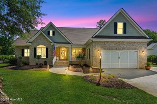 130 Wild Berry Lane, Hampstead, NC 28443