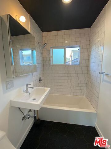 1129 N Westmoreland Avenue 4, Los Angeles, CA 90029