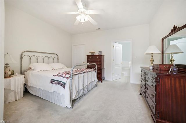2811 Crescent Moon CT, Virginia Beach, VA 23456