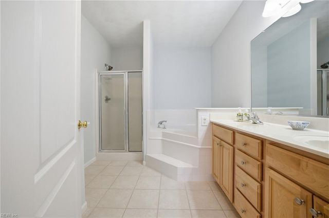 2811 Crescent Moon CT, Virginia Beach, VA 23456