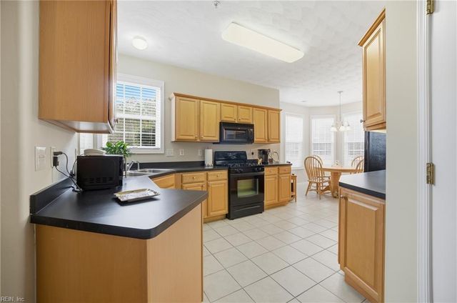 2811 Crescent Moon CT, Virginia Beach, VA 23456