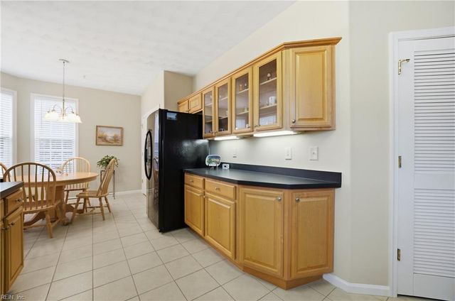 2811 Crescent Moon CT, Virginia Beach, VA 23456
