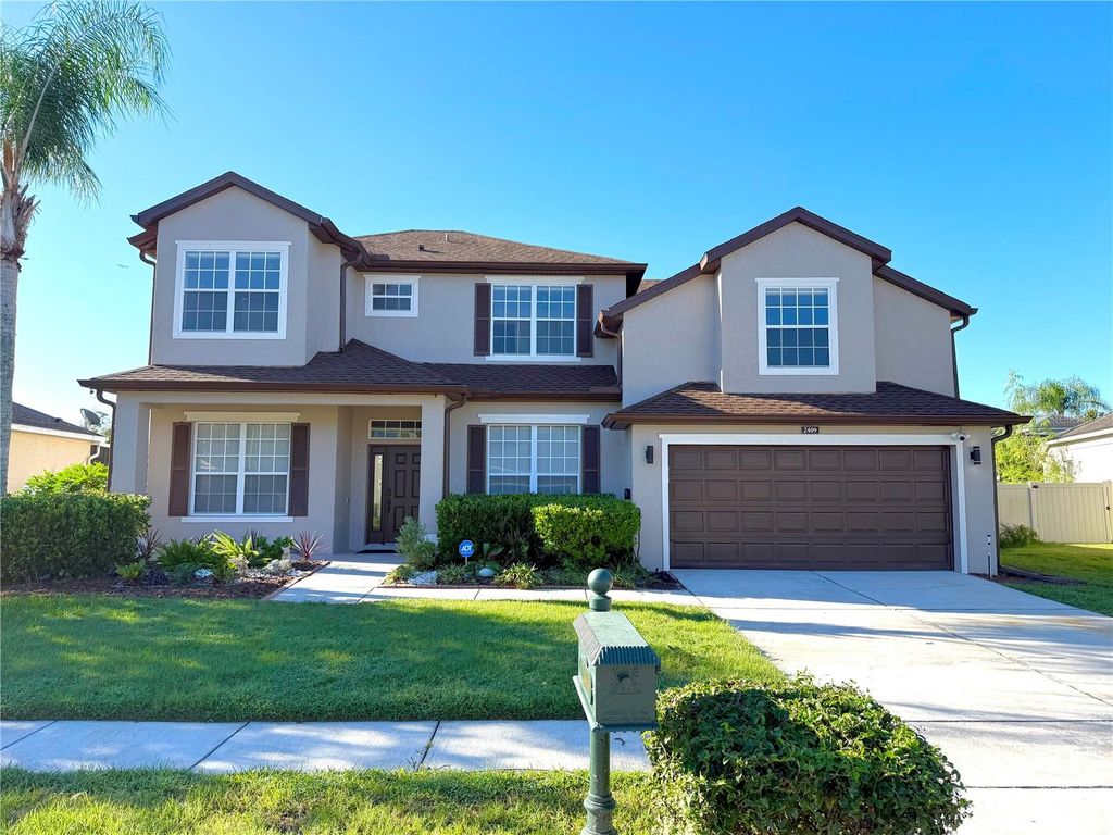 Image 2 of property listing at 2409 TREYMORE DRIVE, Orlando, FL 32825
