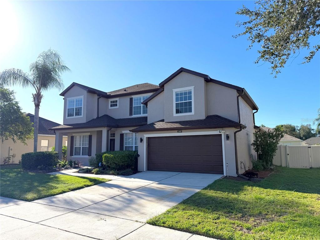 Image 3 of property listing at 2409 TREYMORE DRIVE, Orlando, FL 32825