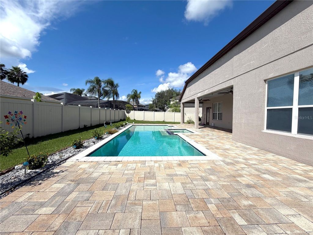 Image 5 of property listing at 2409 TREYMORE DRIVE, Orlando, FL 32825