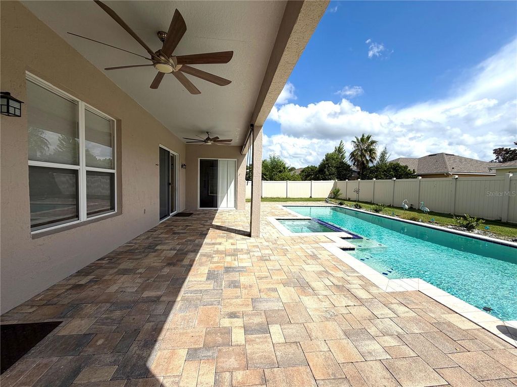 Image 8 of property listing at 2409 TREYMORE DRIVE, Orlando, FL 32825