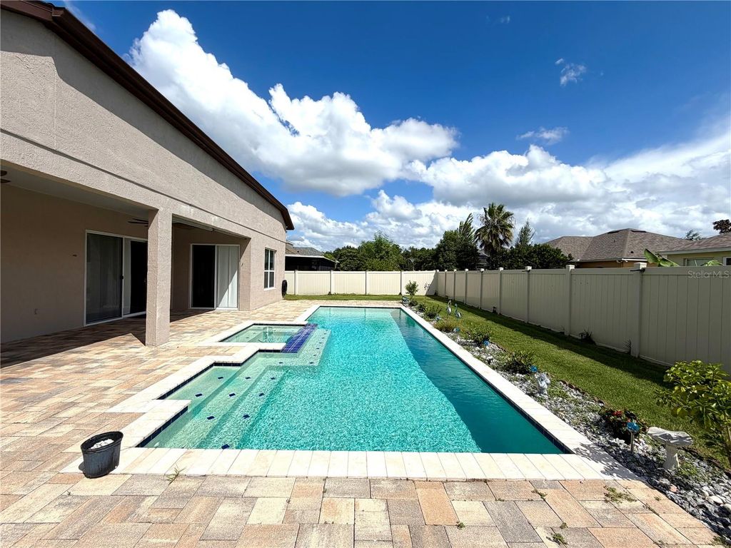 Image 9 of property listing at 2409 TREYMORE DRIVE, Orlando, FL 32825