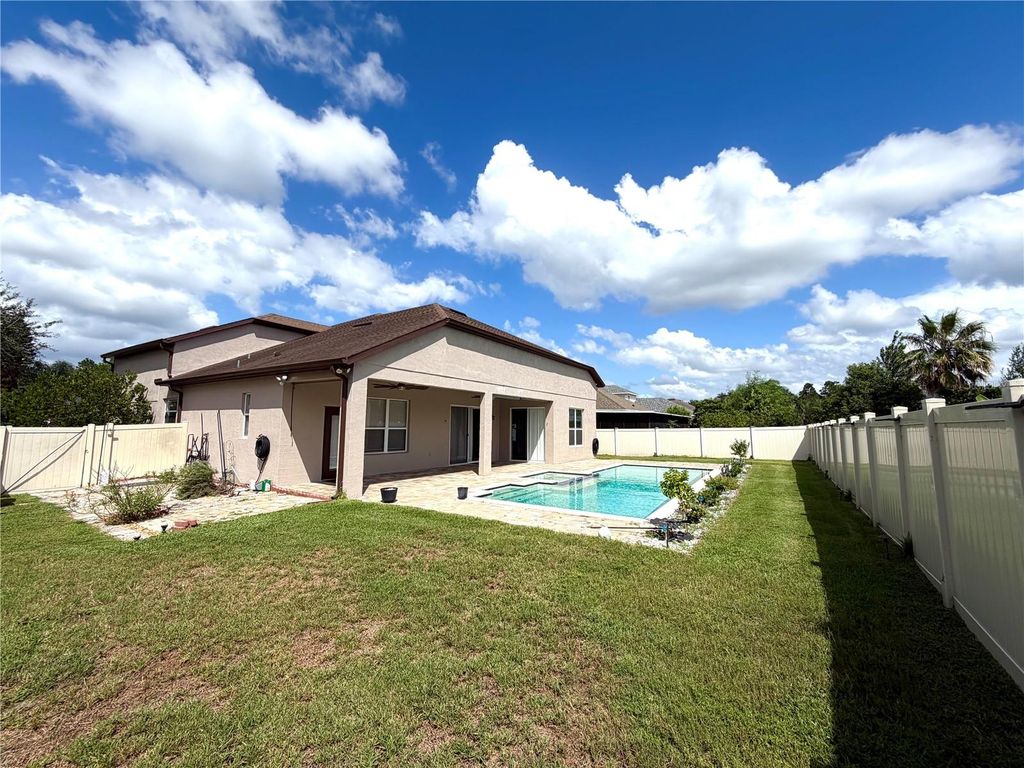 Image 10 of property listing at 2409 TREYMORE DRIVE, Orlando, FL 32825