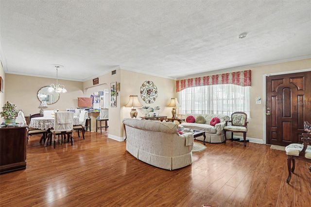 8948 108TH STREET N, Seminole, FL 33772