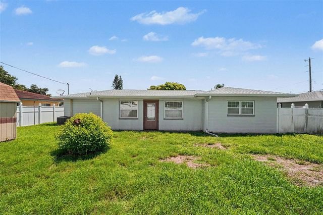 8948 108TH STREET N, Seminole, FL 33772