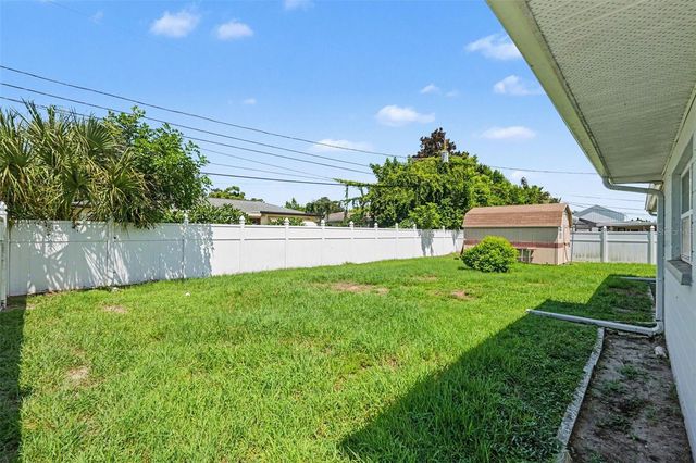 8948 108TH STREET N, Seminole, FL 33772
