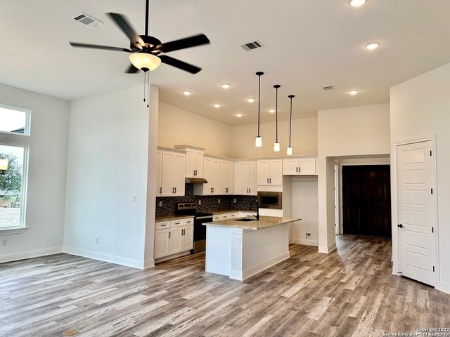 101 Daniel Jackson, Blanco, TX 78606