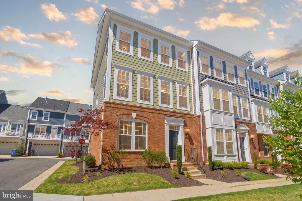 Image 1 of property listing at 55 JOCKEY DR, La Plata, MD 20646