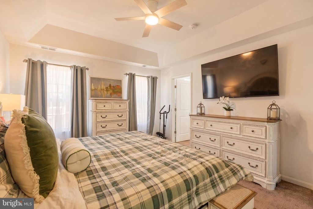 Image 10 of property listing at 55 JOCKEY DR, La Plata, MD 20646