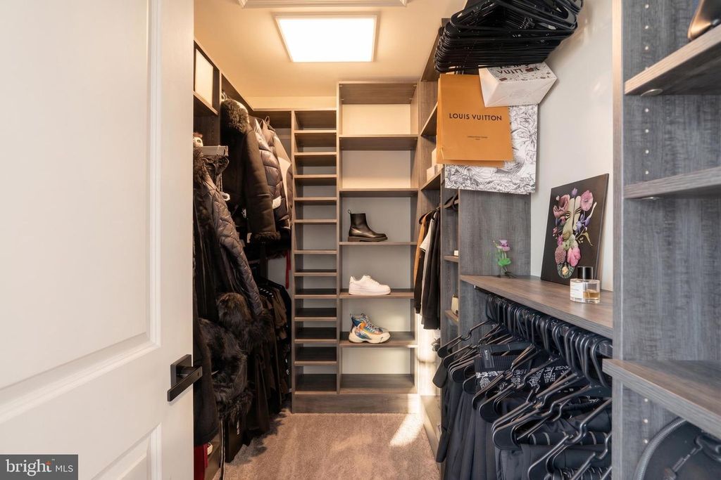 Image 12 of property listing at 55 JOCKEY DR, La Plata, MD 20646