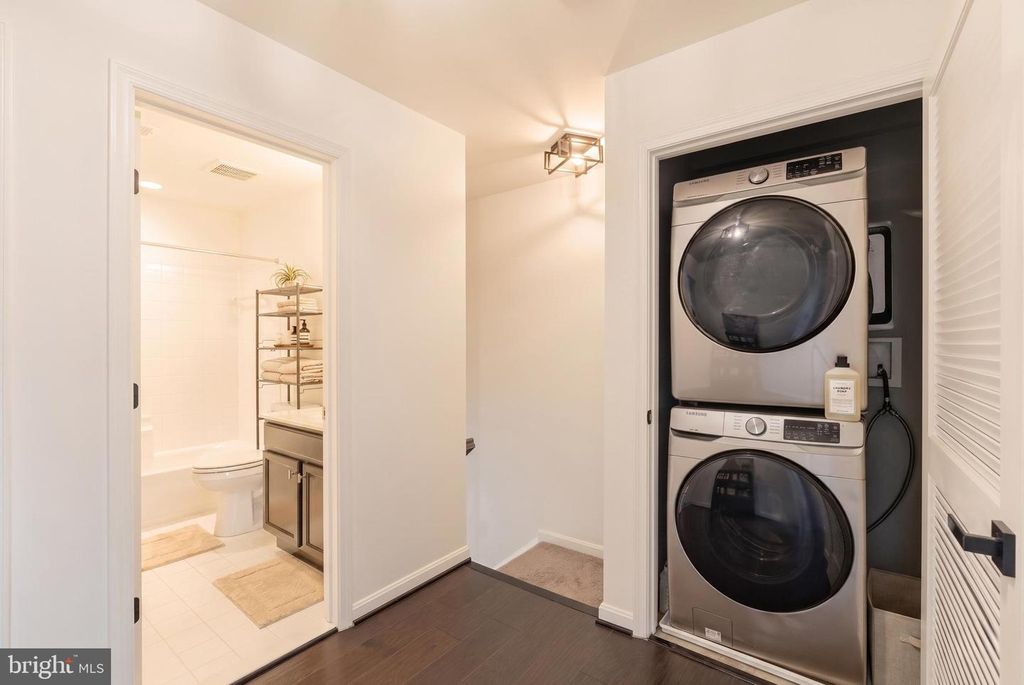 Image 17 of property listing at 55 JOCKEY DR, La Plata, MD 20646