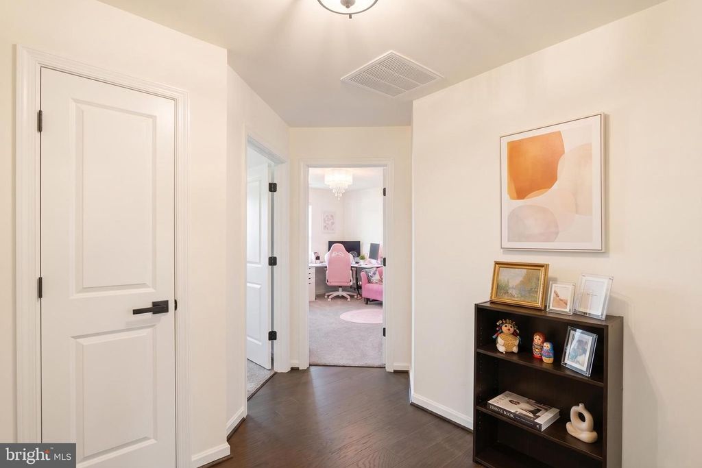 Image 18 of property listing at 55 JOCKEY DR, La Plata, MD 20646