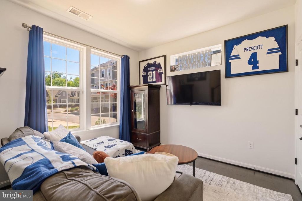 Image 20 of property listing at 55 JOCKEY DR, La Plata, MD 20646