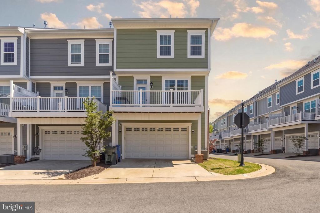 Image 23 of property listing at 55 JOCKEY DR, La Plata, MD 20646