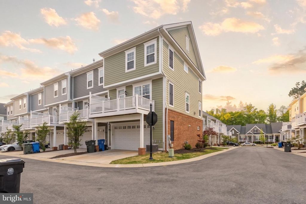 Image 24 of property listing at 55 JOCKEY DR, La Plata, MD 20646