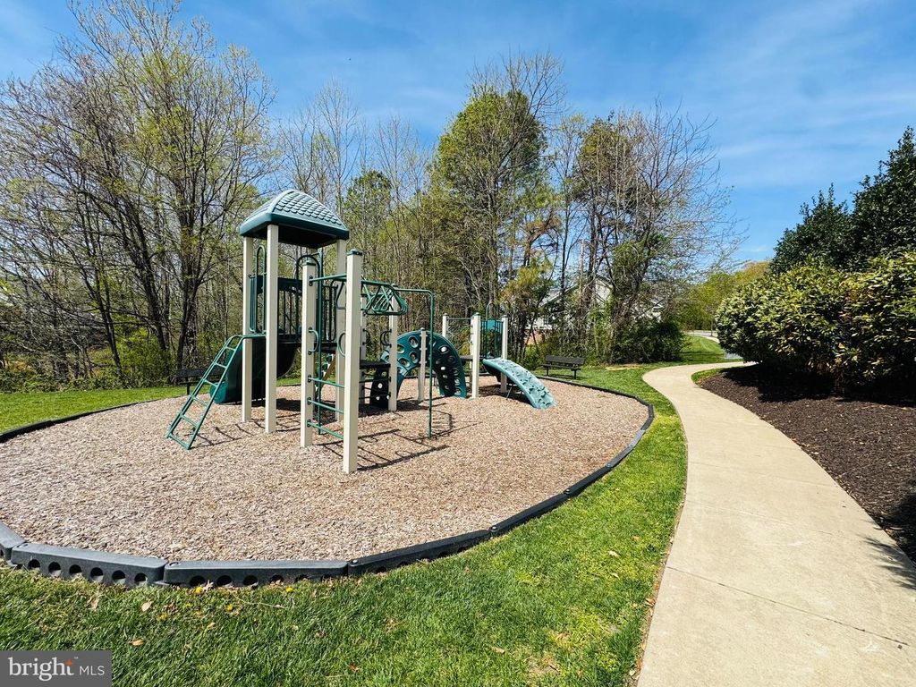 Image 29 of property listing at 55 JOCKEY DR, La Plata, MD 20646