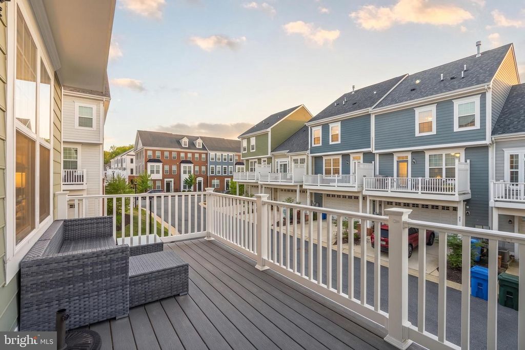 Image 8 of property listing at 55 JOCKEY DR, La Plata, MD 20646