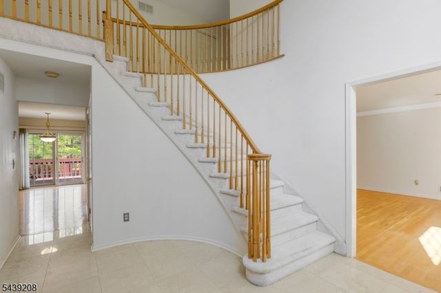 6 Pinewood Lane, Warren Twp., NJ 07059