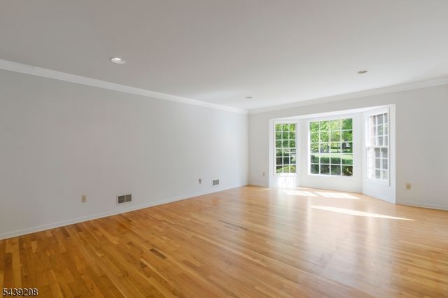 6 Pinewood Lane, Warren Twp., NJ 07059