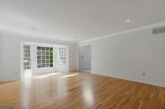 6 Pinewood Lane, Warren Twp., NJ 07059
