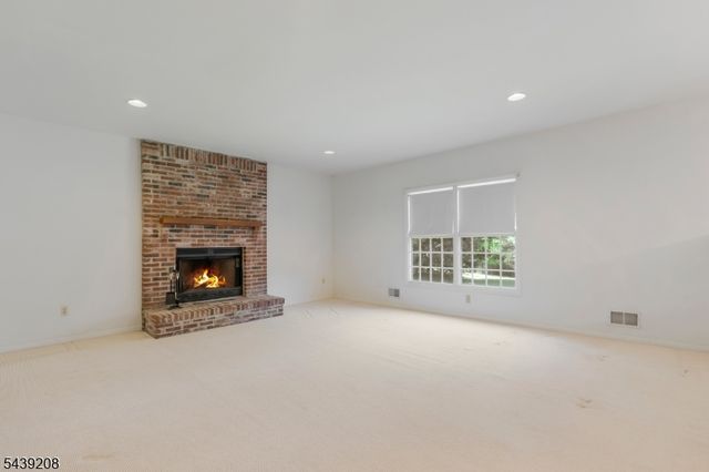 6 Pinewood Lane, Warren Twp., NJ 07059