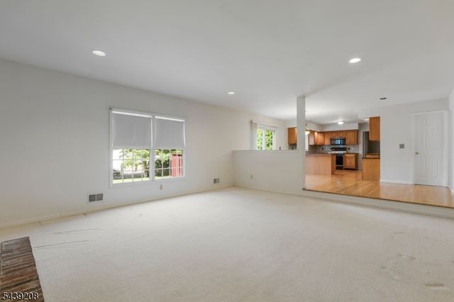 6 Pinewood Lane, Warren Twp., NJ 07059