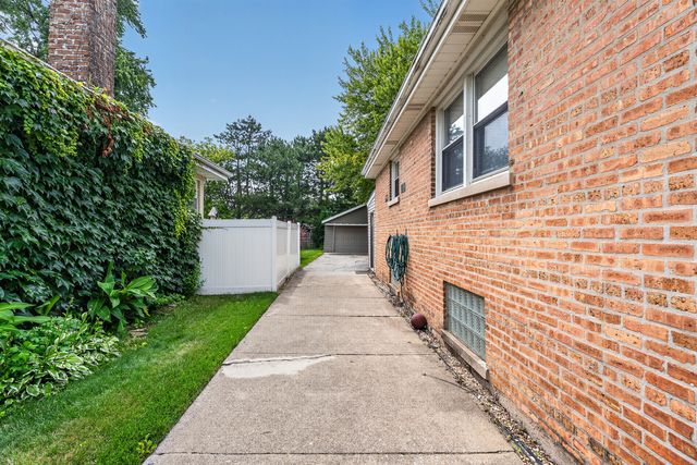 16358 Drexel Avenue, South Holland, IL 60473