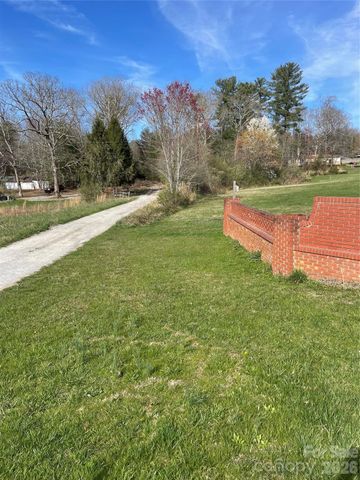221 Old Sunset Hill Road, Hendersonville, NC 28792
