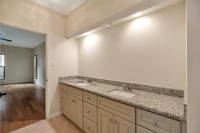 1126 Crossroads Drive, Houston, TX 77079