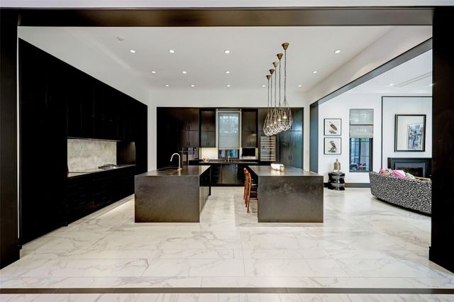 2521 Westgate Drive, Houston, TX 77019